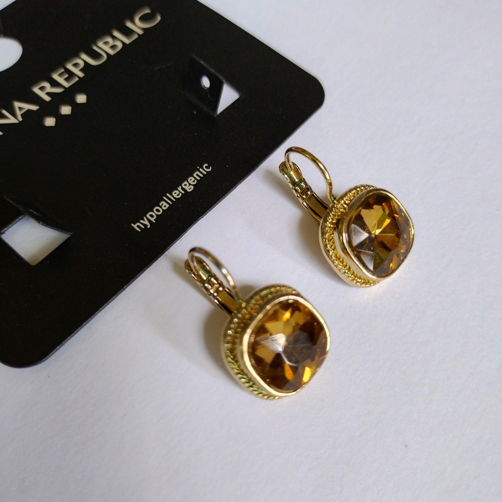 Banana Republic Factory Store Gold Tone Earrings With Amber Colored Crystal NWT